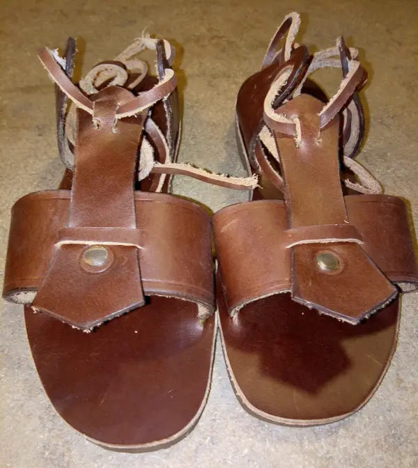 Tradiční kožené sandály typu Kristusky